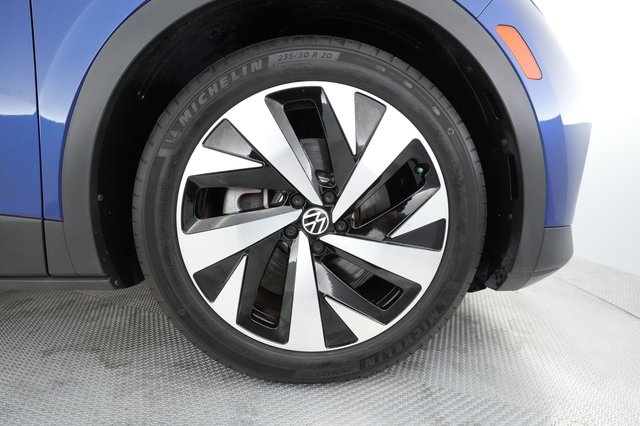 2021 Volkswagen ID.4 — photo 15 of 39