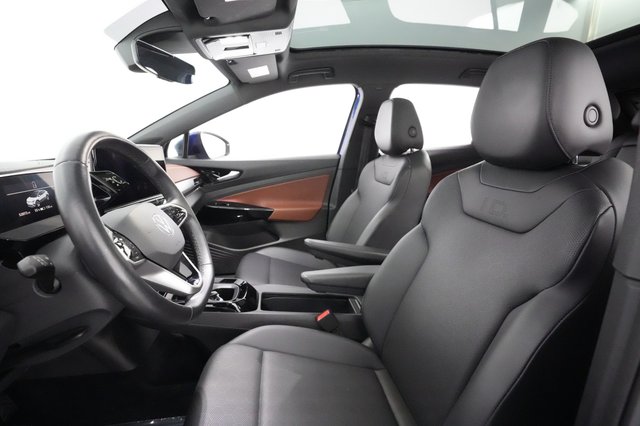 2021 Volkswagen ID.4 — photo 17 of 39