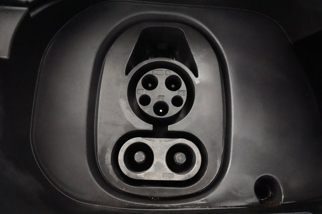 2021 Volkswagen ID.4 — photo 23 of 39