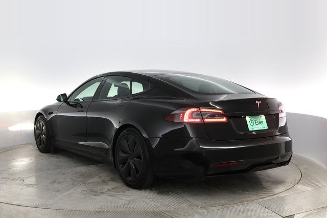 2022 Tesla Model S — photo 9 of 31