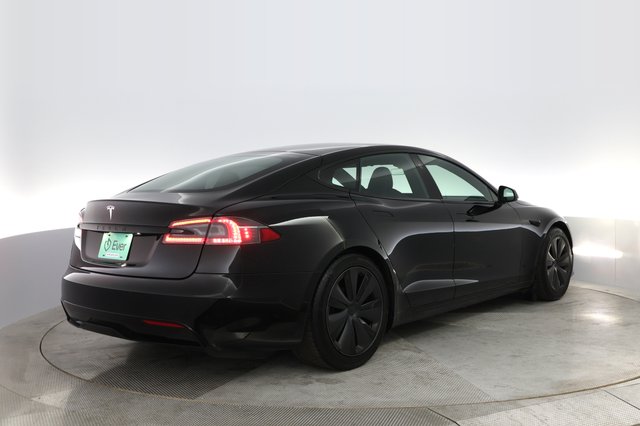 2022 Tesla Model S — photo 2 of 31