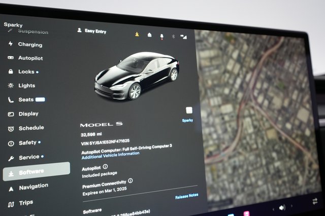 2022 Tesla Model S — photo 4 of 31