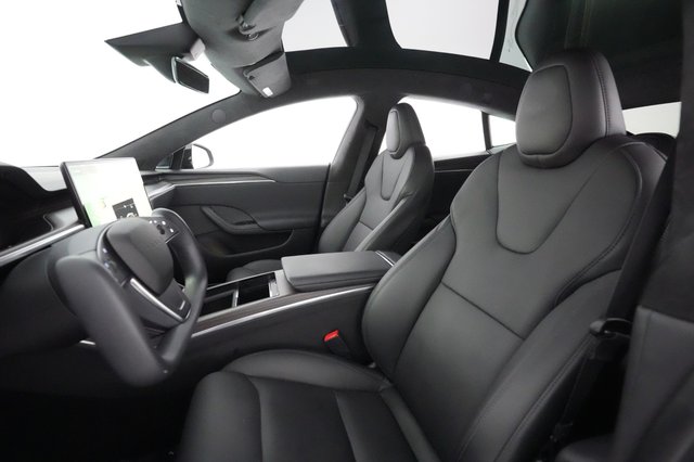 2022 Tesla Model S — photo 15 of 31