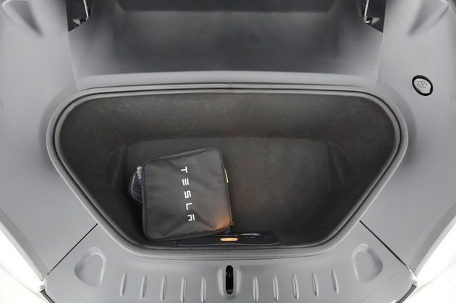 2022 Tesla Model S — photo 20 of 31