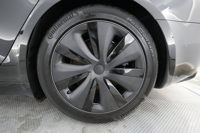 2022 Tesla Model S — photo 12 of 31