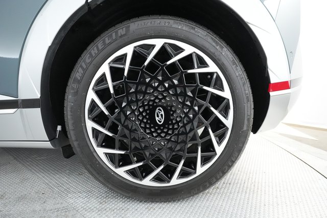 2024 Hyundai IONIQ 5 — photo 12 of 30
