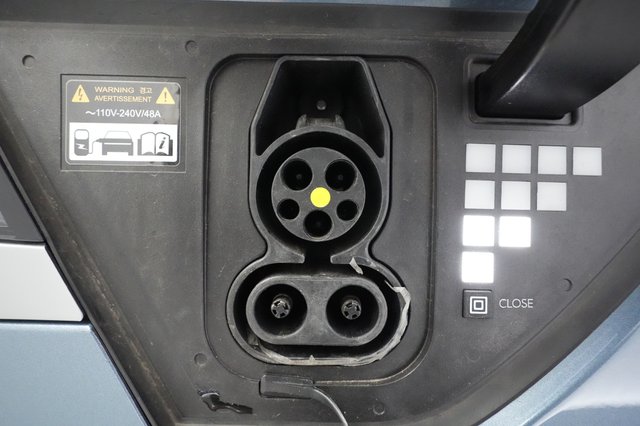 2023 Hyundai IONIQ 5 — photo 18 of 28