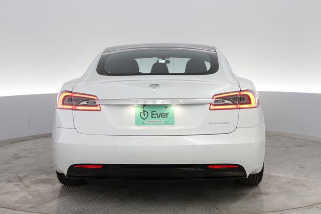 2020 Tesla Model S — photo 11 of 42