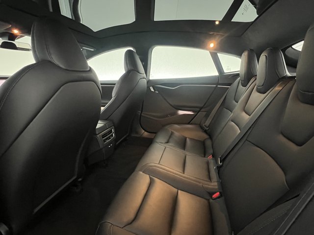 2020 Tesla Model S — photo 21 of 42