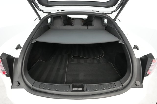 2020 Tesla Model S — photo 24 of 42