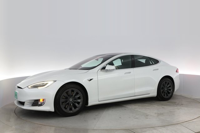 2020 Tesla Model S — photo 13 of 42