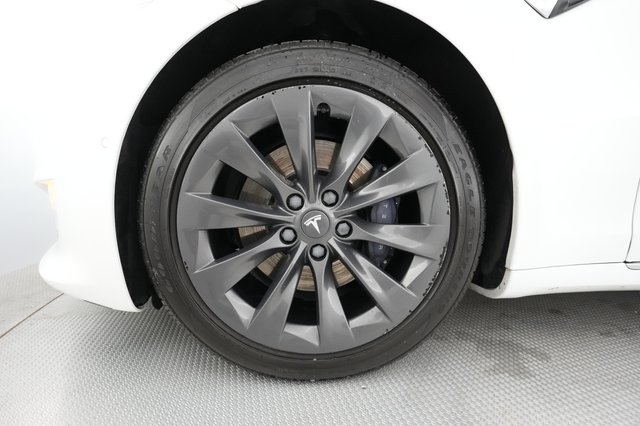 2020 Tesla Model S — photo 14 of 42