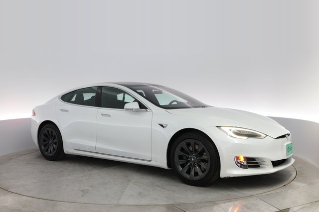 2020 Tesla Model S — photo 9 of 42