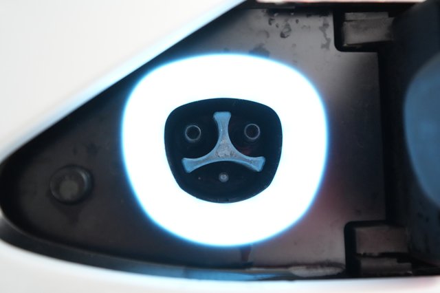 2020 Tesla Model S — photo 27 of 42