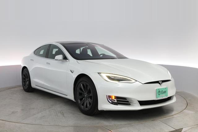 2020 Tesla Model S — photo 8 of 42