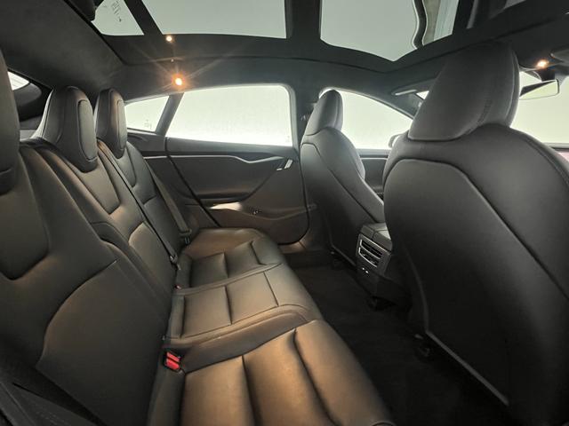 2020 Tesla Model S — photo 4 of 42