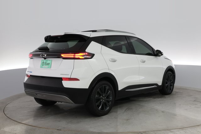 2022 Chevrolet Bolt EUV — photo 2 of 26