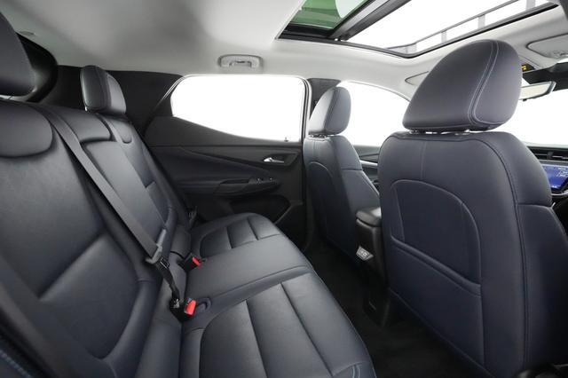 2022 Chevrolet Bolt EUV — photo 3 of 26