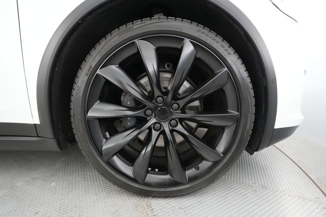 2019 Tesla Model X — photo 13 of 41