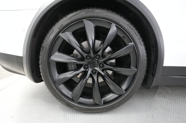 2019 Tesla Model X — photo 14 of 41