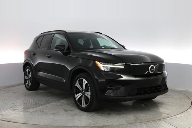2023 Volvo XC40 Recharge — photo 6 of 30