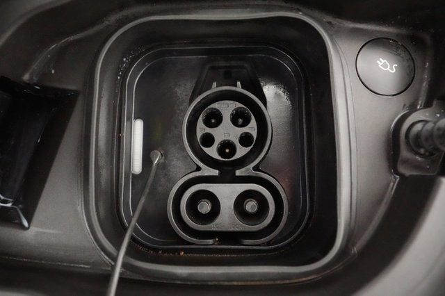 2023 Volvo XC40 Recharge — photo 19 of 30