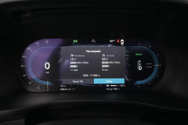 2023 Volvo XC40 Recharge — photo 4 of 30