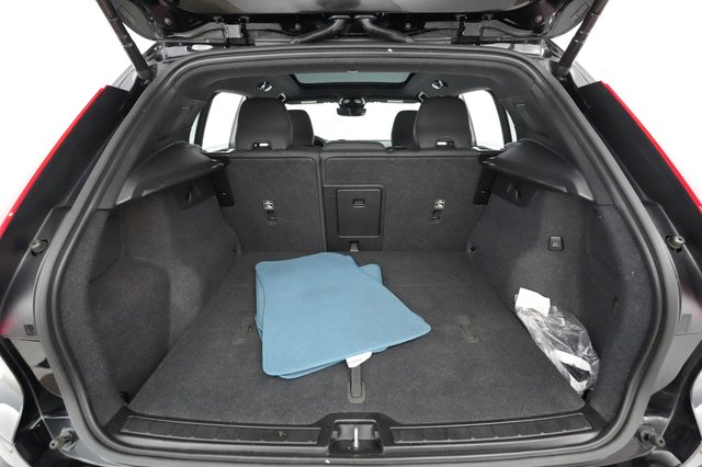 2023 Volvo XC40 Recharge — photo 21 of 30