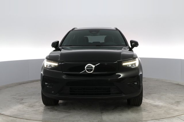2023 Volvo XC40 Recharge — photo 5 of 30