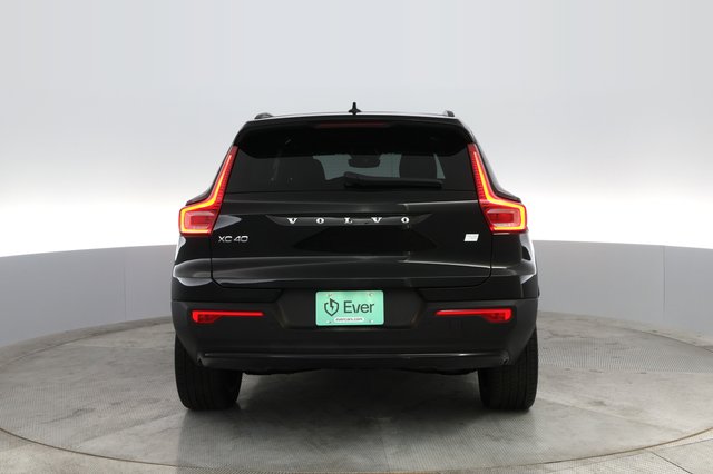 2023 Volvo XC40 Recharge — photo 8 of 30