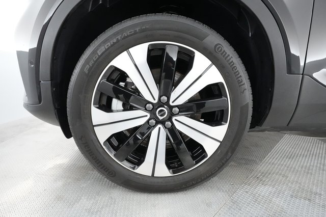 2023 Volvo XC40 Recharge — photo 11 of 30