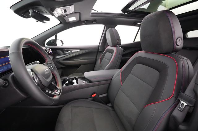 2024 Chevrolet Blazer EV — photo 2 of 23