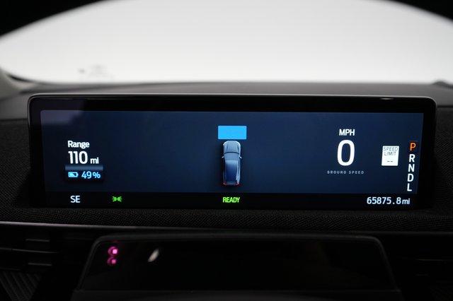 2022 Ford Mustang Mach-E — photo 4 of 34