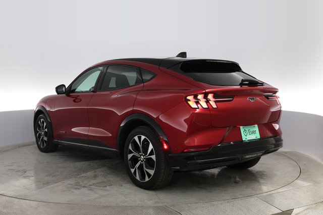 2022 Ford Mustang Mach-E — photo 9 of 34