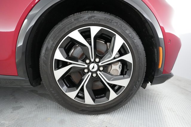 2022 Ford Mustang Mach-E — photo 13 of 34