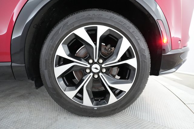 2022 Ford Mustang Mach-E — photo 12 of 34