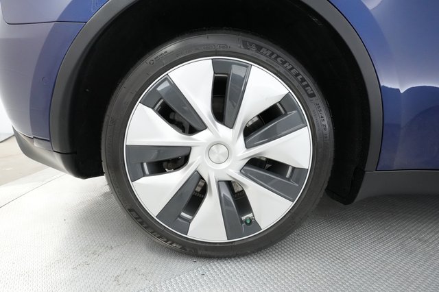 2020 Tesla Model Y — photo 14 of 38