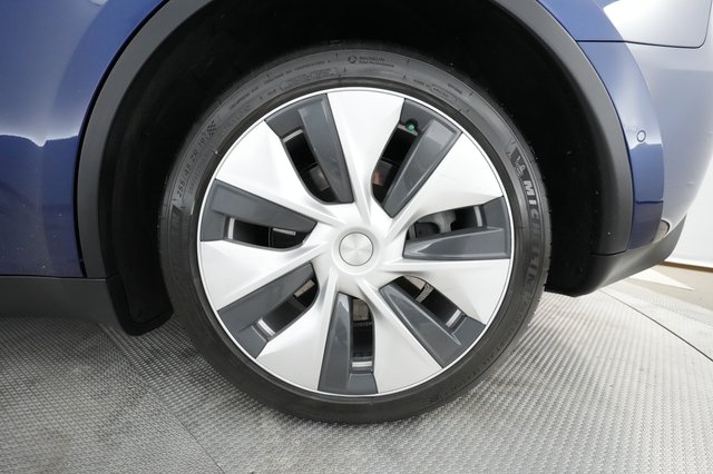 2020 Tesla Model Y — photo 12 of 38
