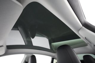 2020 Tesla Model Y — photo 18 of 38