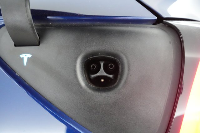 2020 Tesla Model Y — photo 19 of 38