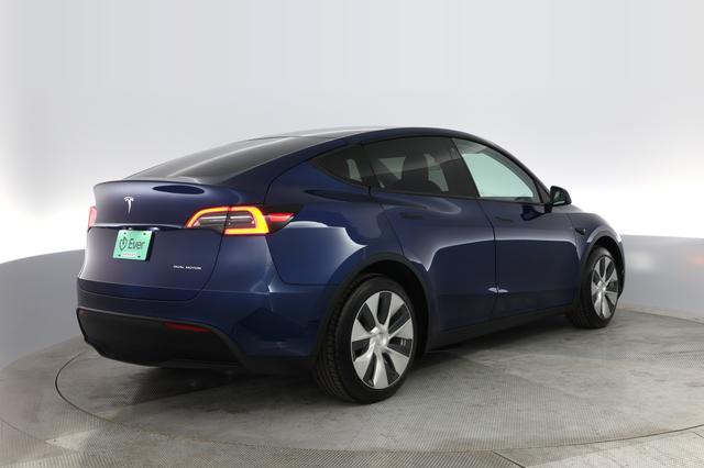 2020 Tesla Model Y — photo 2 of 38