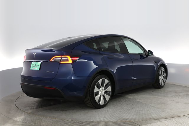 2020 Tesla Model Y — photo 2 of 38
