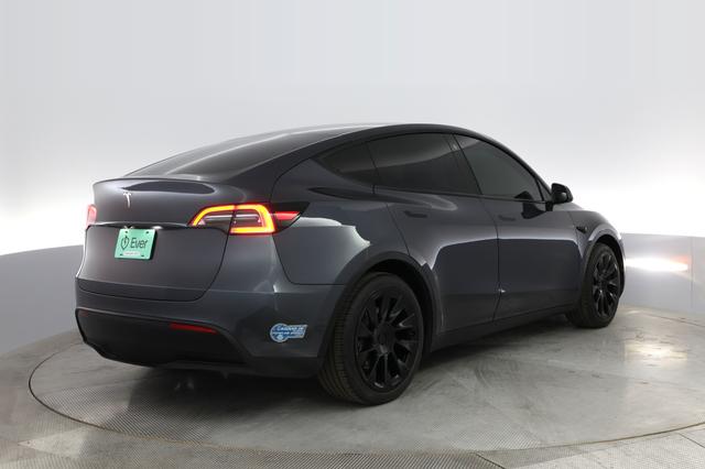 2021 Tesla Model Y — photo 2 of 33