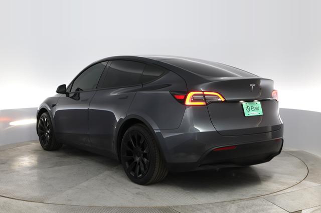 2021 Tesla Model Y — photo 9 of 33