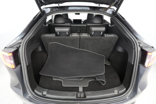 2021 Tesla Model Y — photo 21 of 33