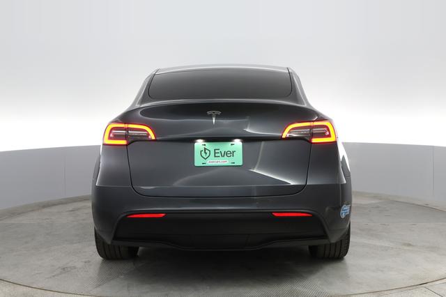 2021 Tesla Model Y — photo 8 of 33