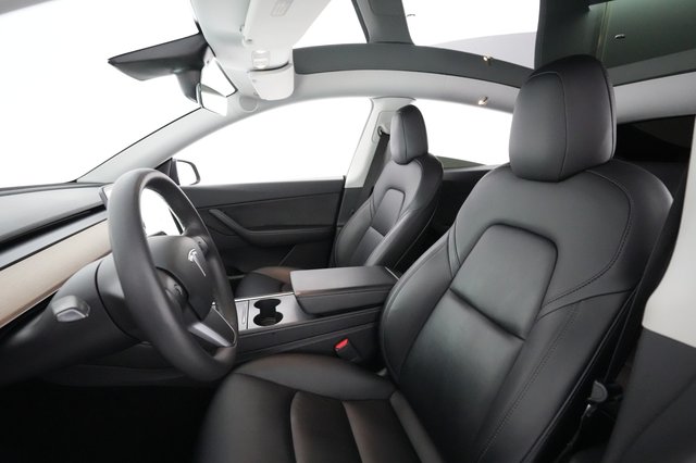 2021 Tesla Model Y — photo 15 of 33