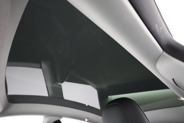 2021 Tesla Model Y — photo 18 of 33