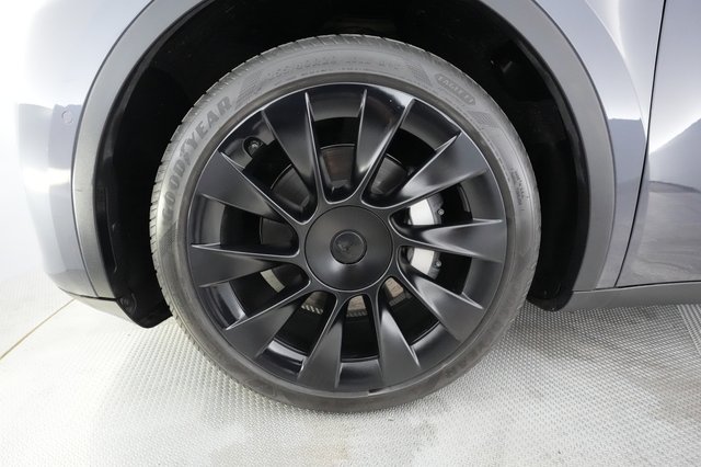 2021 Tesla Model Y — photo 11 of 33