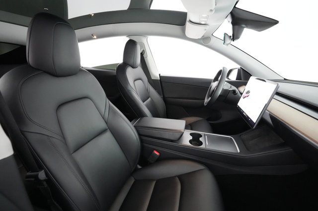 2021 Tesla Model Y — photo 17 of 33